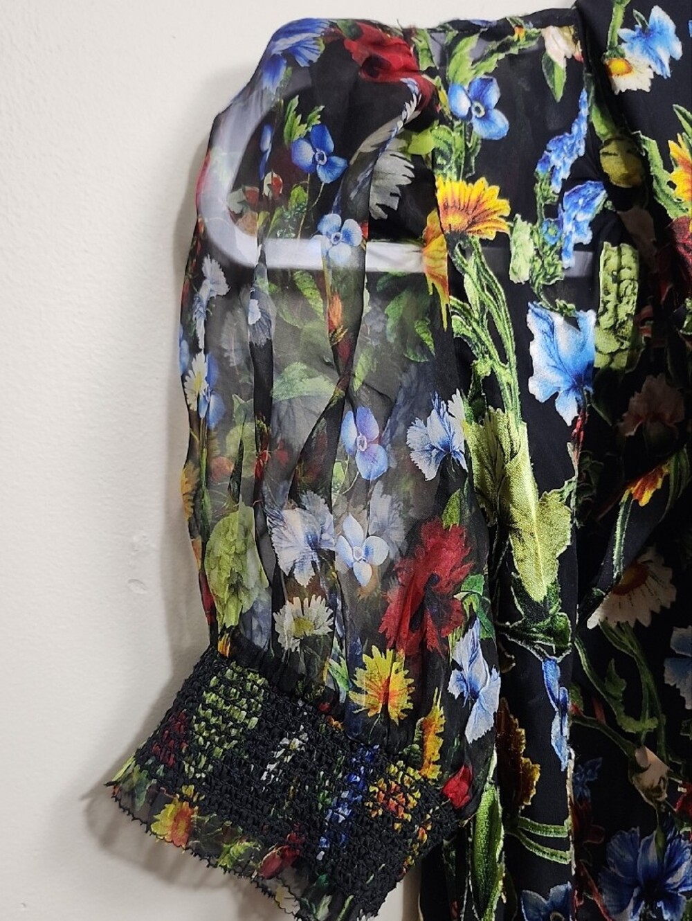 Alice + Olivia Brentley Floral Tie Neck Puff Sleeve Blouse Black Sheer Silk Mix - Picture 4 of 9